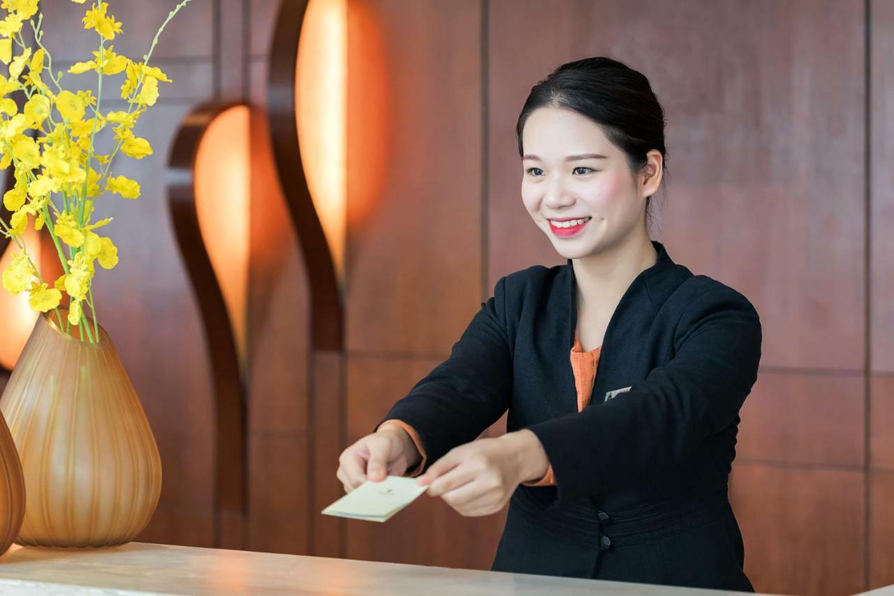 Huaqiang Plaza Hotel Shenzhen, Enjoy Complimentary Afternoon Tea & Mini Bar & Night Snack Exterior foto